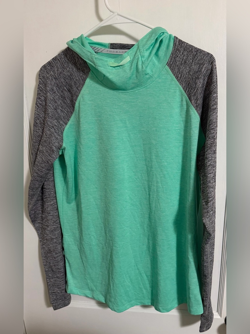 Under Armour HeatGear Women’s Large Hooded Long Sleeve Running Top Green Gray